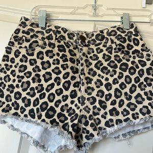 Cheeta jean shorts